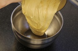 Влажный очень мягкий пасхальный кулич тесто на ночь - шаг 4 Влажный очень мягкий пасхальный кулич тесто на ночь - шаг 4