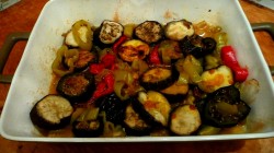 Баклажаны в духовке с болгарским перцем, куркумой и специями - шаг 11 Баклажаны в духовке с болгарским перцем, куркумой и специями - шаг 11