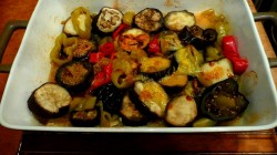 Баклажаны в духовке с болгарским перцем, куркумой и специями - шаг 10 Баклажаны в духовке с болгарским перцем, куркумой и специями - шаг 10