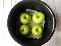 Запеченные яблоки в мультиварке - шаг 5