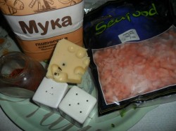 Пельмени с креветками и сыром - шаг 1