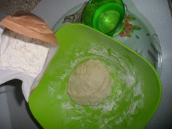 Пельмени с креветками и сыром - шаг 2