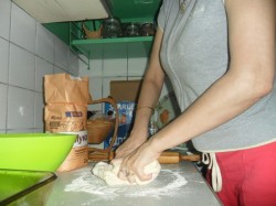 Пельмени с креветками и сыром - шаг 3