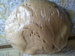 Закрытый песочный пирог с вареньем в мультиварке - шаг 7 Закрытый песочный пирог с вареньем в мультиварке - шаг 7