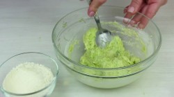 Пицца из кабачка с колбасой мукой - шаг 2