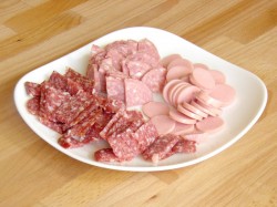 Пицца мясное ассорти - шаг 2