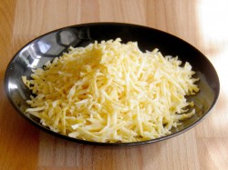 Пицца мясное ассорти - шаг 4