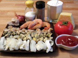 Домашняя пицца с морепродуктами в духовке - шаг 1