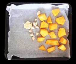 Пикантная икра из тыквы и кабачков - шаг 1