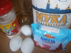 Пирог из брикета киселя - вкусно быстро и просто - шаг 1 Пирог из брикета киселя - вкусно быстро и просто - шаг 1