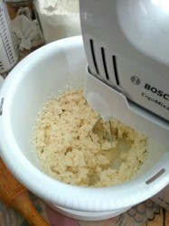 Заливной пирог с ягодами - шаг 3