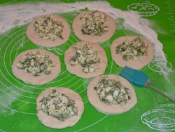 Жареные пирожки с луком и яйцом на кефире - шаг 13 Жареные пирожки с луком и яйцом на кефире - шаг 13