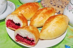 Дрожжевые пирожки с малиной в духовке - шаг 12 Дрожжевые пирожки с малиной в духовке - шаг 12