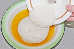 Дрожжевые пирожки с малиной в духовке - шаг 4 Дрожжевые пирожки с малиной в духовке - шаг 4