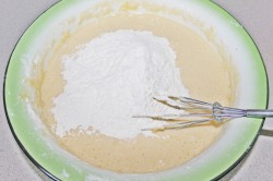 Дрожжевые пирожки с малиной в духовке - шаг 5 Дрожжевые пирожки с малиной в духовке - шаг 5