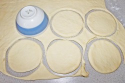 Дрожжевые пирожки с малиной в духовке - шаг 8 Дрожжевые пирожки с малиной в духовке - шаг 8