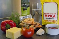 Домашняя пицца с креветками и сыром - шаг 1