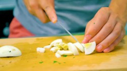 Летний салат со свежими огурцами и консервированным тунцом - шаг 9 Летний салат со свежими огурцами и консервированным тунцом - шаг 9