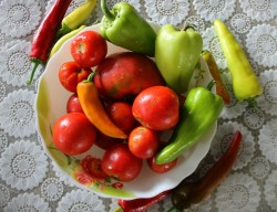 Помидоры для борща на зиму с перцем - шаг 2 Помидоры для борща на зиму с перцем - шаг 2