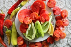 Помидоры для борща на зиму с перцем - шаг 3 Помидоры для борща на зиму с перцем - шаг 3