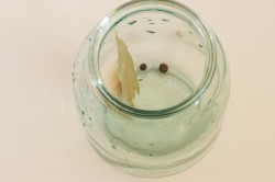 Помидоры с виноградом на зиму - шаг 2 Помидоры с виноградом на зиму - шаг 2