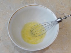 Пончики из творога - шаг 1