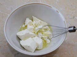 Пончики из творога - шаг 2