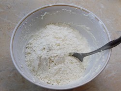 Пончики из творога - шаг 4