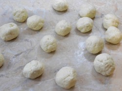 Пончики из творога - шаг 5