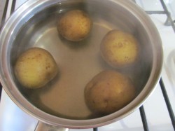 Постная окрошка на квасе - шаг 2 Постная окрошка на квасе - шаг 2