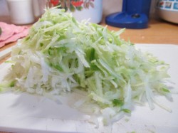 Постная окрошка на квасе - шаг 4 Постная окрошка на квасе - шаг 4