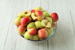 Повидло из яблок на зиму через мясорубку - шаг 2 Повидло из яблок на зиму через мясорубку - шаг 2