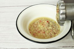 Повидло из яблок на зиму через мясорубку - шаг 3 Повидло из яблок на зиму через мясорубку - шаг 3