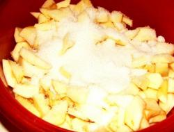 Простое яблочное повидло без воды - шаг 3 Простое яблочное повидло без воды - шаг 3