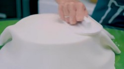 Торт к дню рождения с нежным бисквитом и песочной прослойкой - шаг 15 Торт к дню рождения с нежным бисквитом и песочной прослойкой - шаг 15