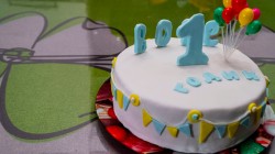 Торт к дню рождения с нежным бисквитом и песочной прослойкой - шаг 18 Торт к дню рождения с нежным бисквитом и песочной прослойкой - шаг 18