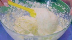 Торт к дню рождения с нежным бисквитом и песочной прослойкой - шаг 8 Торт к дню рождения с нежным бисквитом и песочной прослойкой - шаг 8