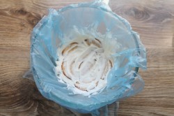 Торт из пряников с бананами и сметаной - шаг 5 Торт из пряников с бананами и сметаной - шаг 5