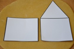 Новогодний пряничный домик с глазурью - шаг 10 Новогодний пряничный домик с глазурью - шаг 10