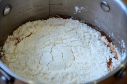 Новогодний пряничный домик с глазурью - шаг 4 Новогодний пряничный домик с глазурью - шаг 4