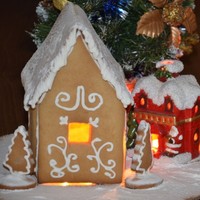 Новогодний пряничный домик с глазурью
