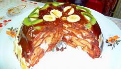 Пряничный торт с орехами сметаной фруктами без выпечки - шаг 8