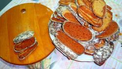 Пряничный торт с орехами сметаной фруктами без выпечки - шаг 2