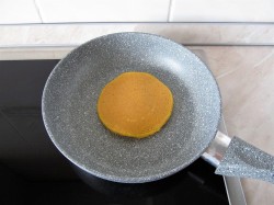 Пряные панкейки из тыквы с медом - шаг 16 Пряные панкейки из тыквы с медом - шаг 16