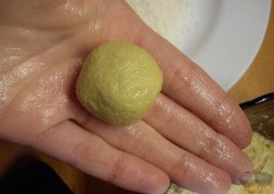 Рафаэлло из кукурузных палочек - шаг 6