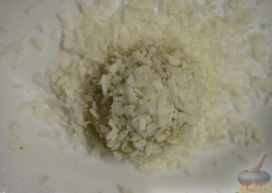 Рафаэлло из кукурузных палочек - шаг 7