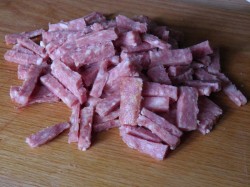 Рассольник с копченой колбасой и перловкой - шаг 3