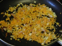 Рассольник с копченой колбасой и перловкой - шаг 7