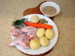 Рисовый суп в мультиварке с курицей - шаг 1 Рисовый суп в мультиварке с курицей - шаг 1