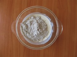 Ржаные лепешки на кефире - шаг 3